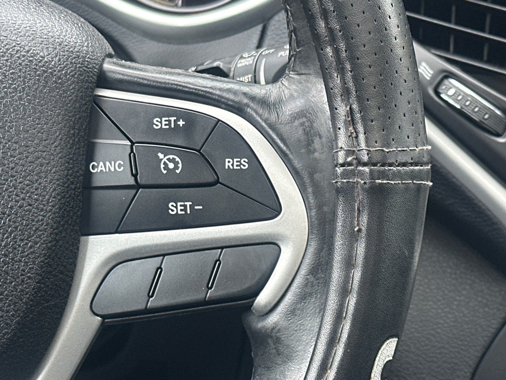 2016 Jeep Cherokee Image 24