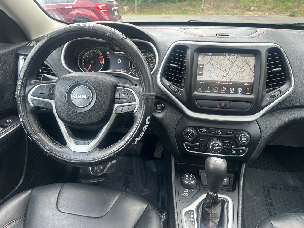 2016 Jeep Cherokee Image 28