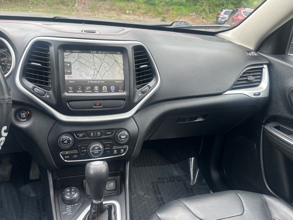 2016 Jeep Cherokee Image 29