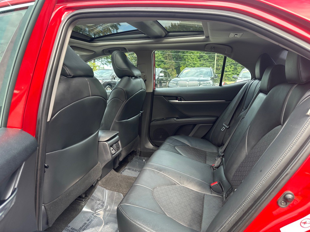 2019 Toyota Camry Image 13