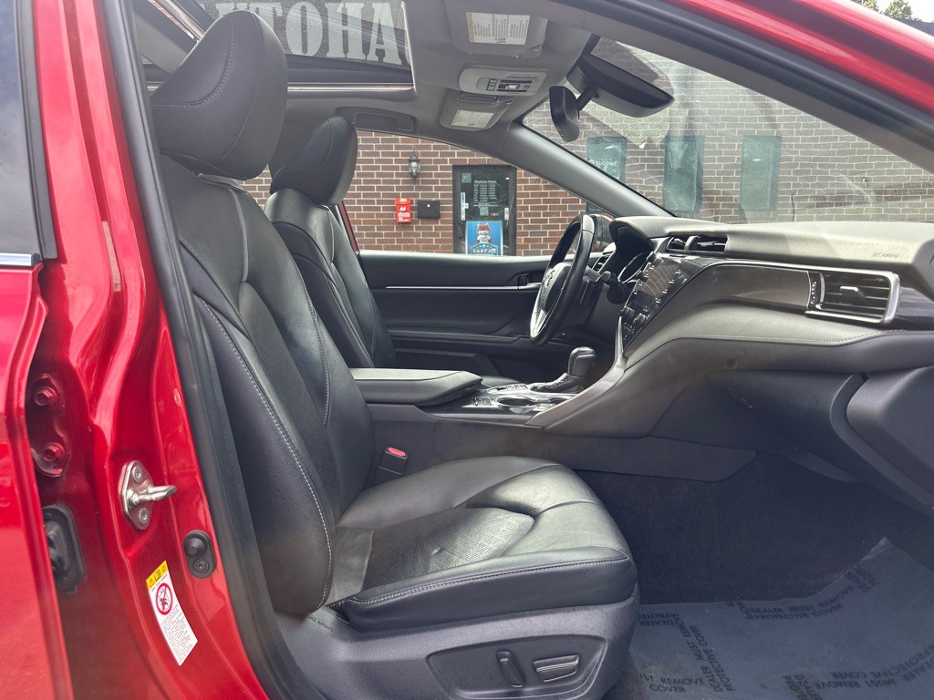 2019 Toyota Camry Image 20