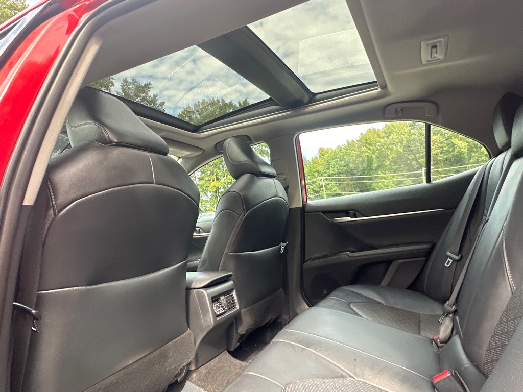 2019 Toyota Camry Image 15