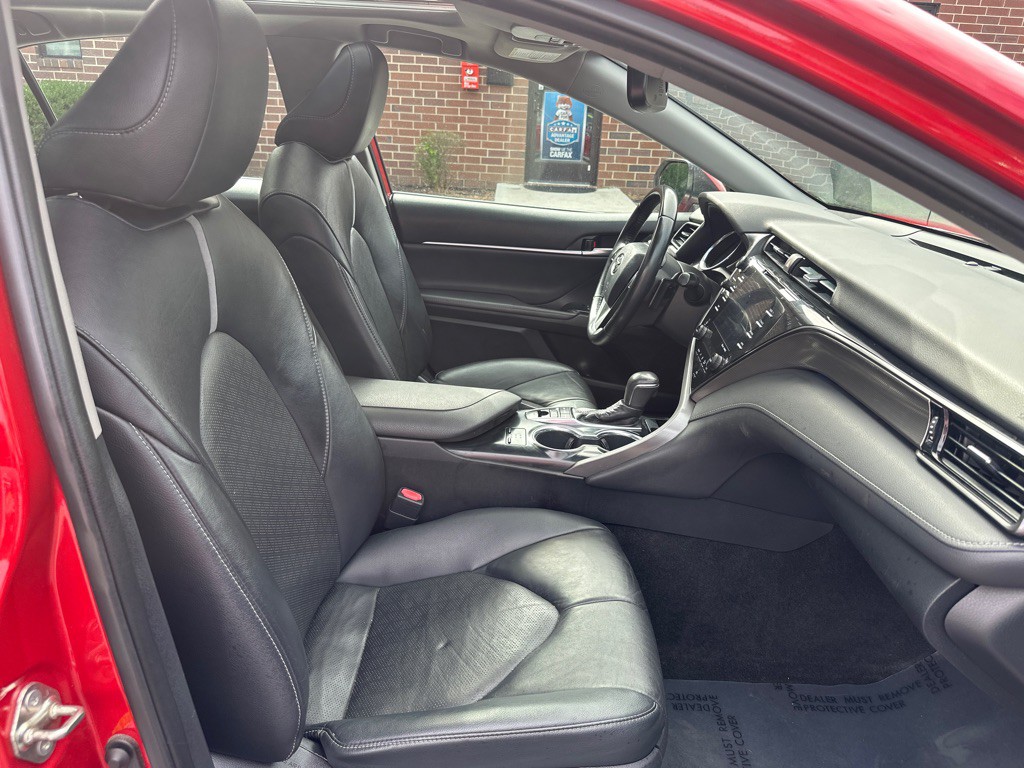 2019 Toyota Camry Image 21