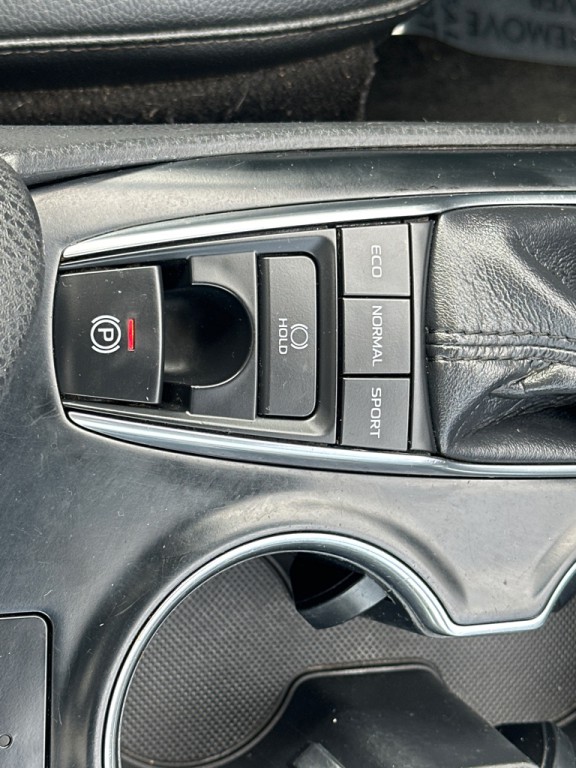 2019 Toyota Camry Image 30