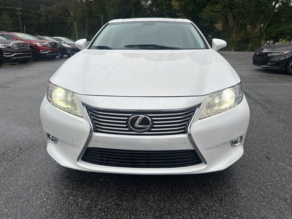 2014 Lexus ES Image 3