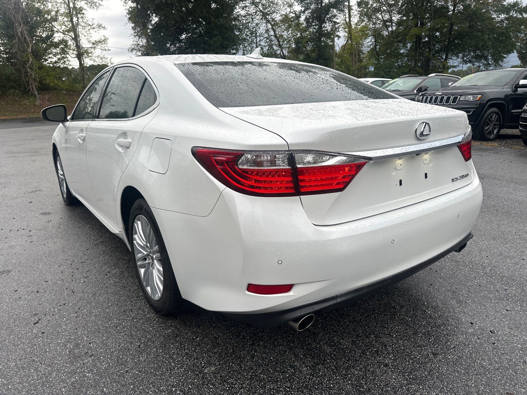 2014 Lexus ES Image 5