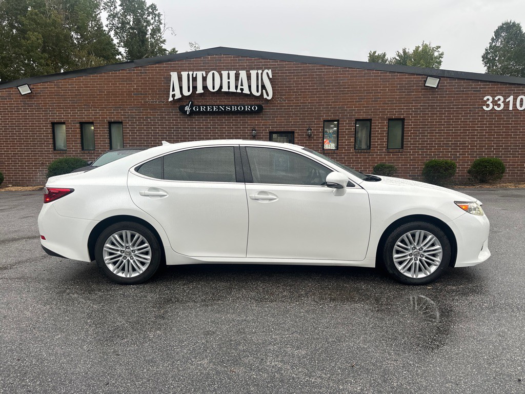 2014 Lexus ES Image 8
