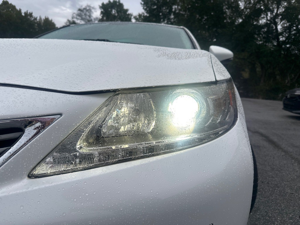 2014 Lexus ES Image 30