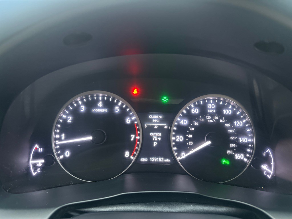 2014 Lexus ES Image 32