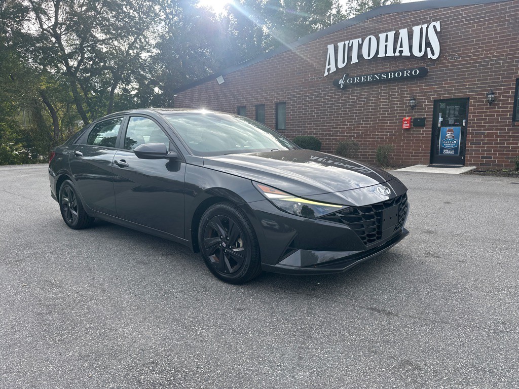 2022 Hyundai Elantra Image 1