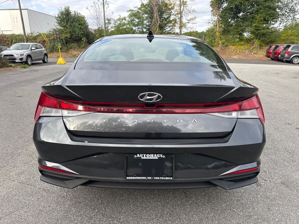 2022 Hyundai Elantra Image 6