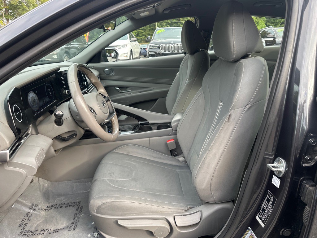 2022 Hyundai Elantra Image 10