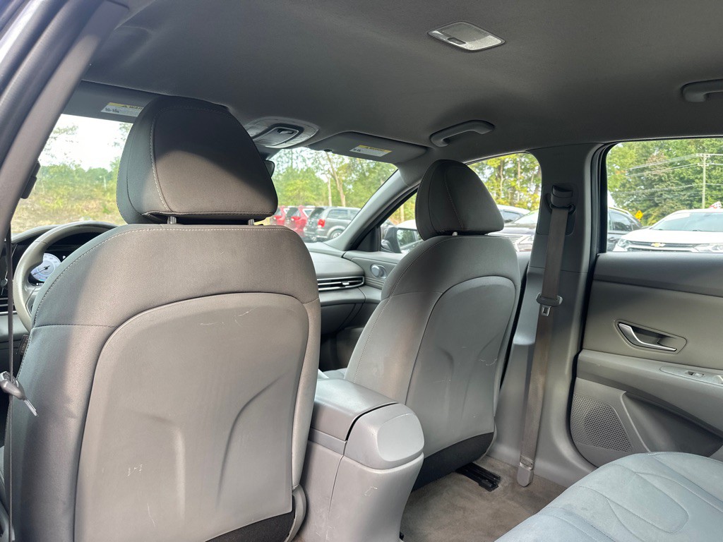 2022 Hyundai Elantra Image 14
