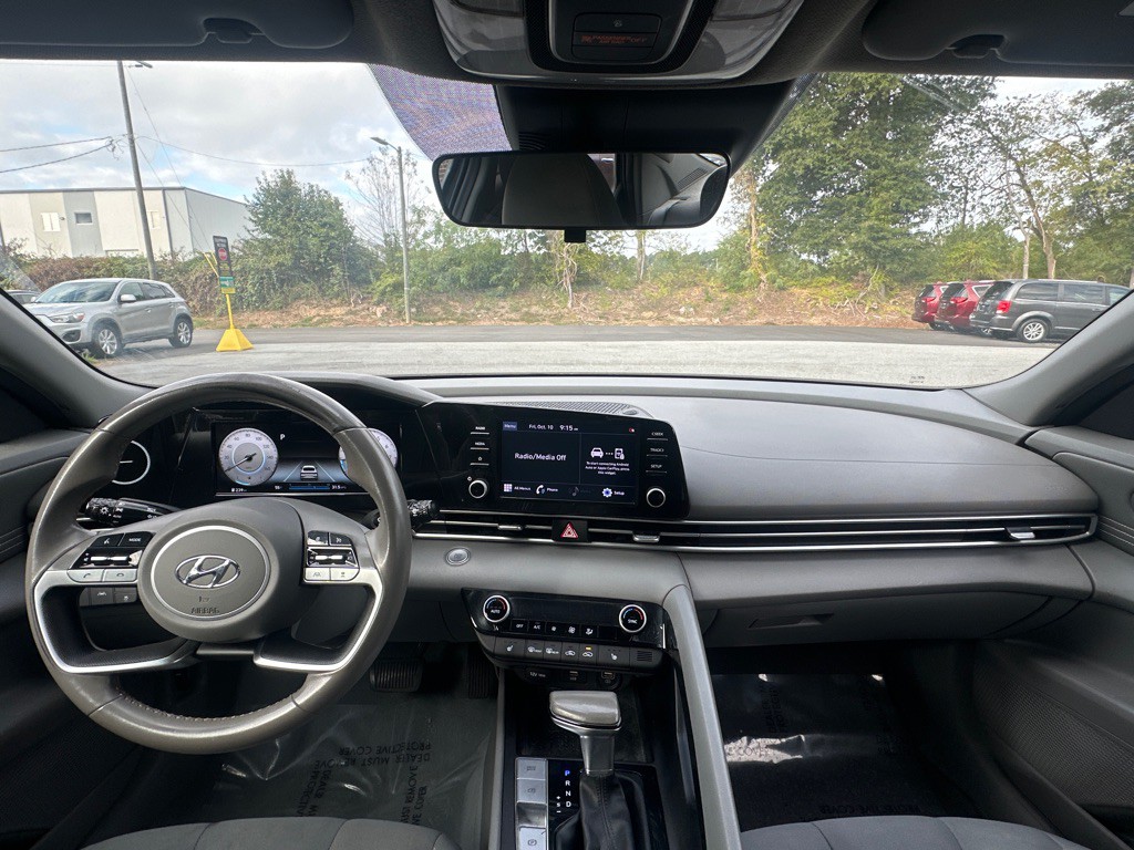 2022 Hyundai Elantra Image 21
