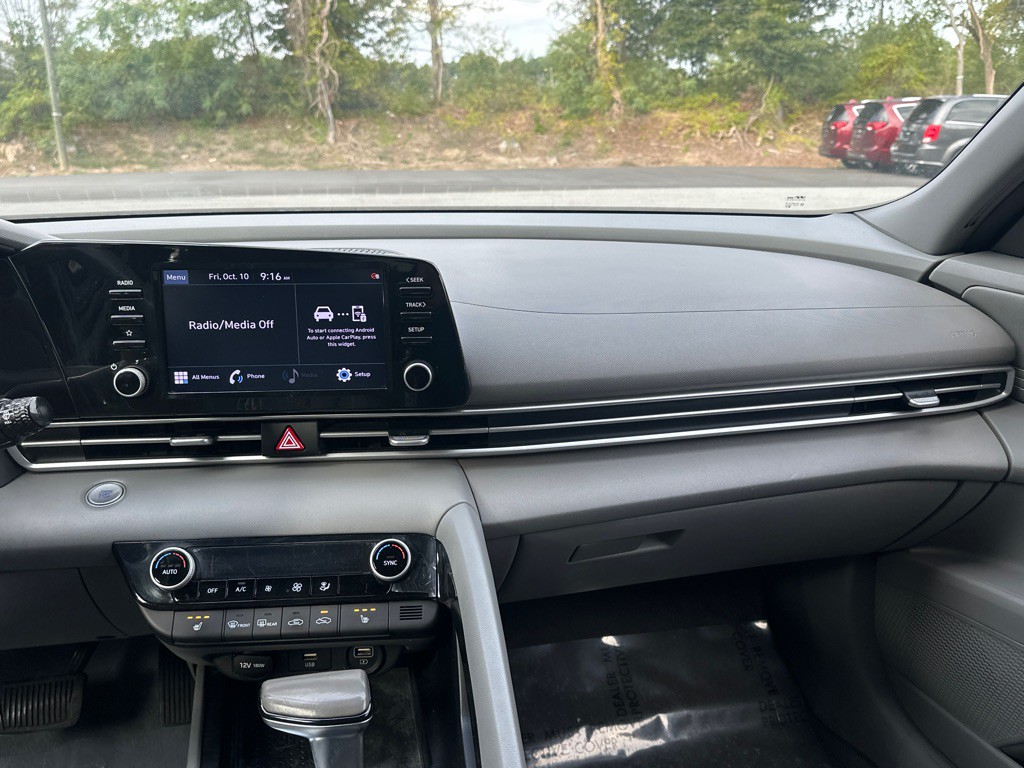 2022 Hyundai Elantra Image 31