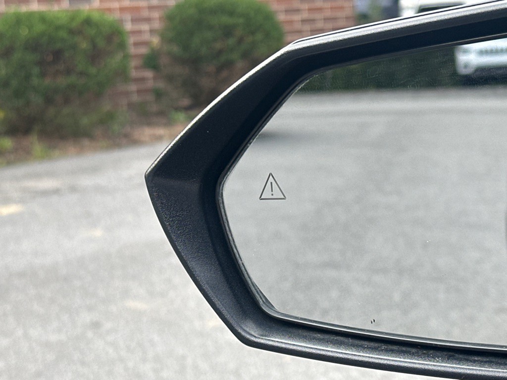 2022 Hyundai Elantra Image 32