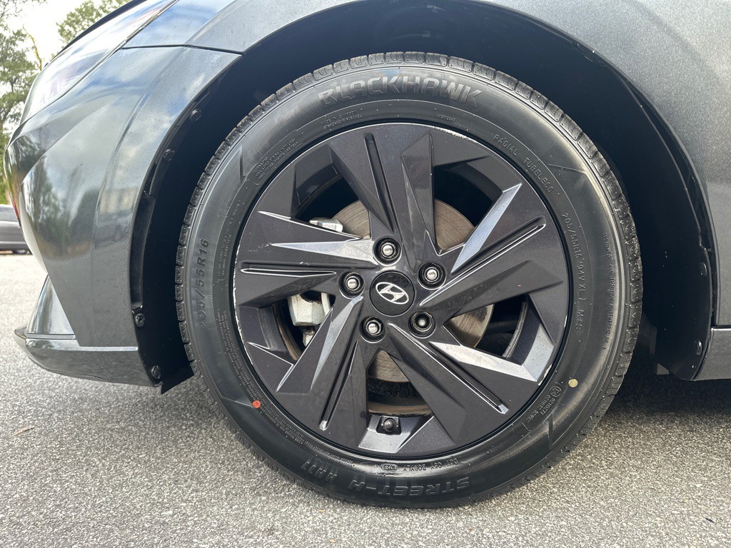 2022 Hyundai Elantra Image 33