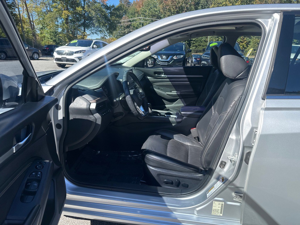 2019 Nissan Altima Image 9