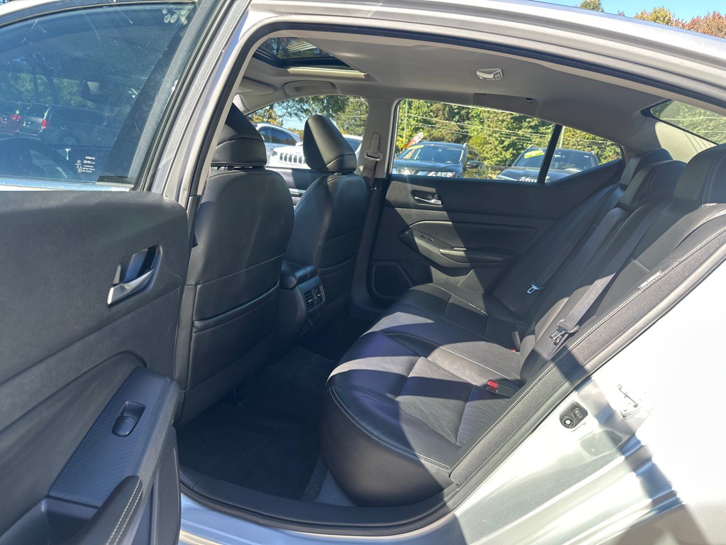2019 Nissan Altima Image 13