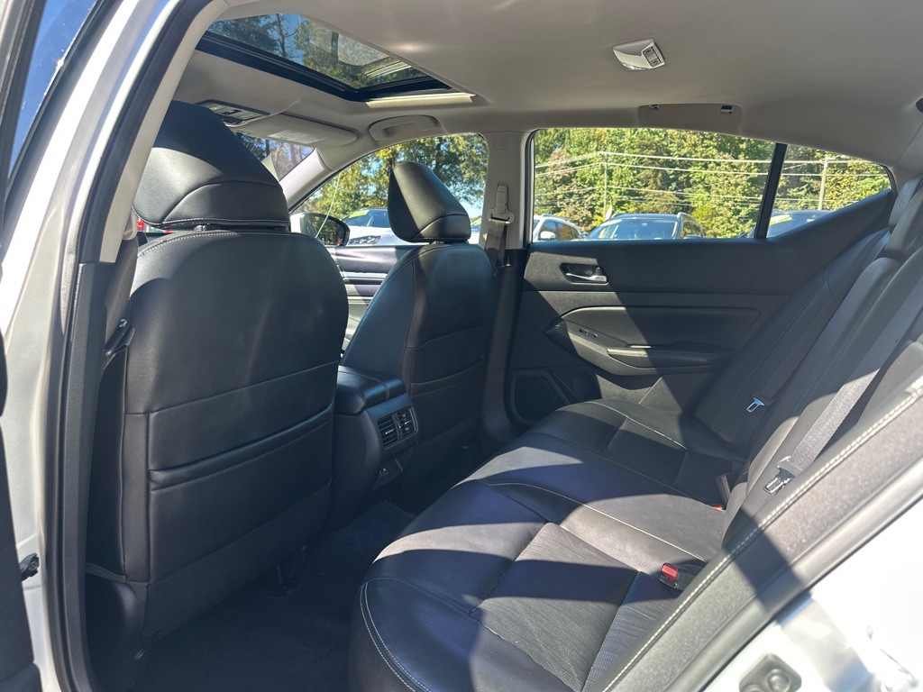 2019 Nissan Altima Image 15