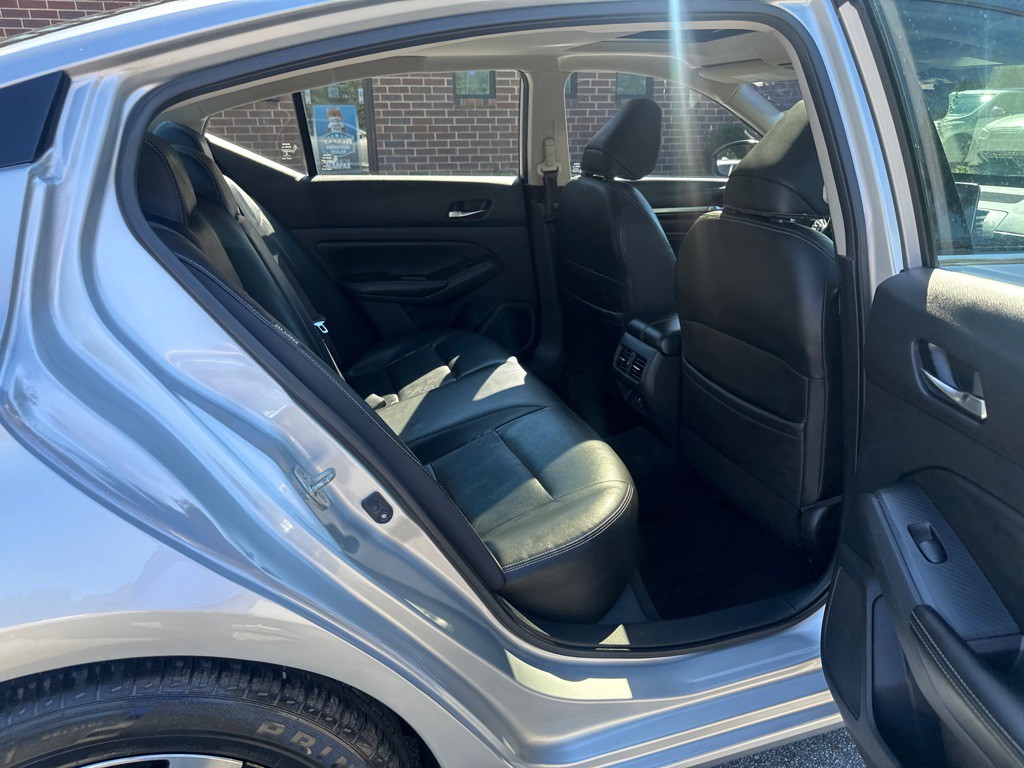 2019 Nissan Altima Image 16