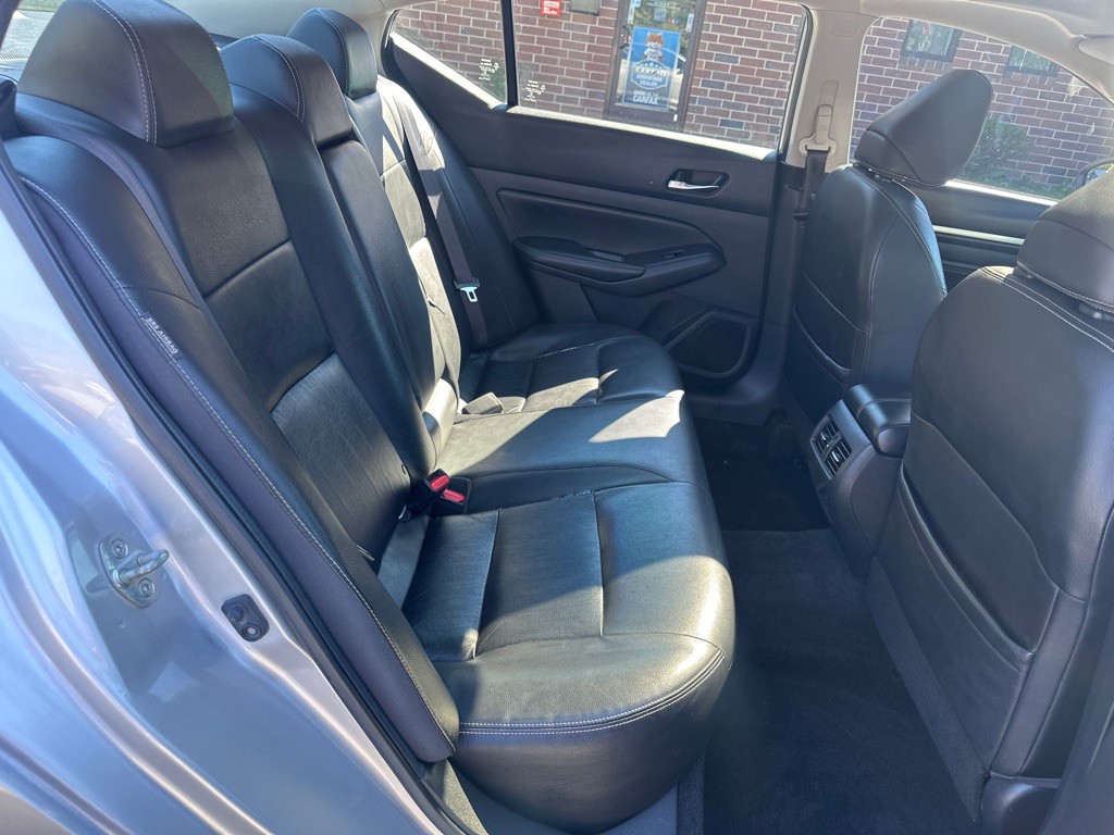2019 Nissan Altima Image 17