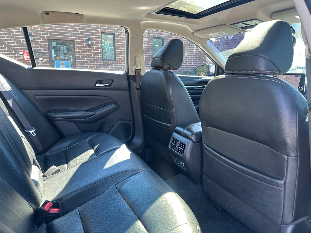 2019 Nissan Altima Image 18