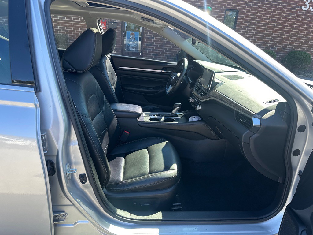 2019 Nissan Altima Image 19