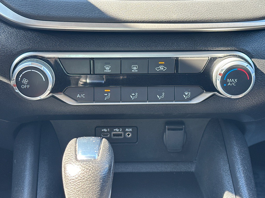 2020 Nissan Altima Image 25