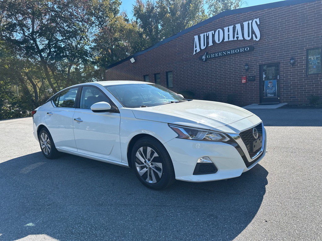 2020 Nissan Altima Image 1