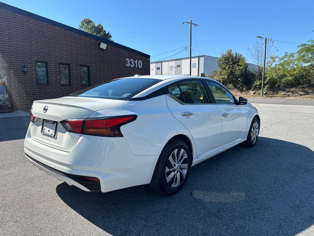 2020 Nissan Altima Image 7