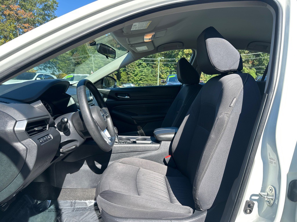 2020 Nissan Altima Image 10