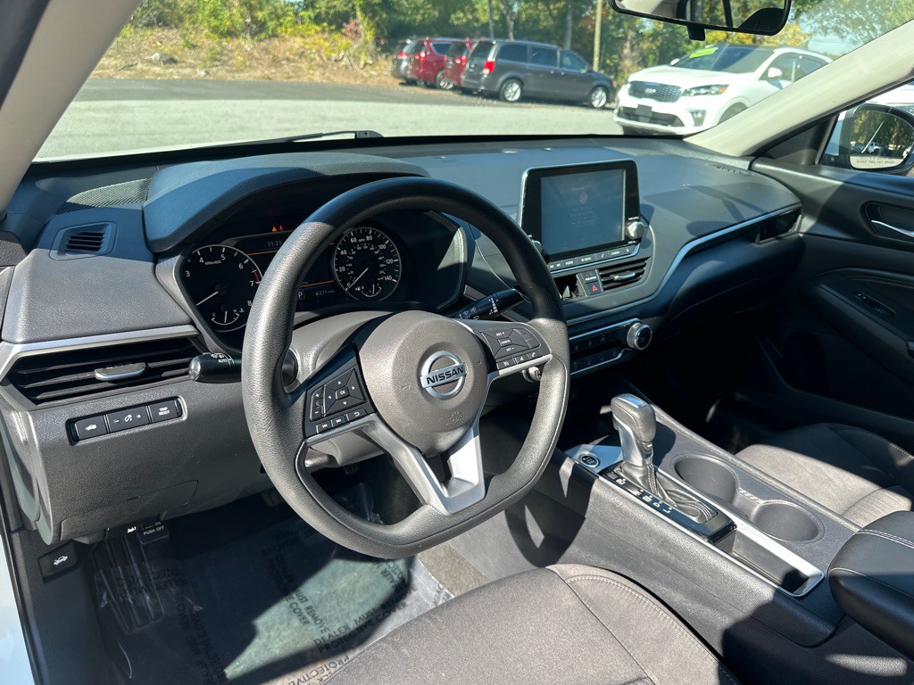 2020 Nissan Altima Image 11