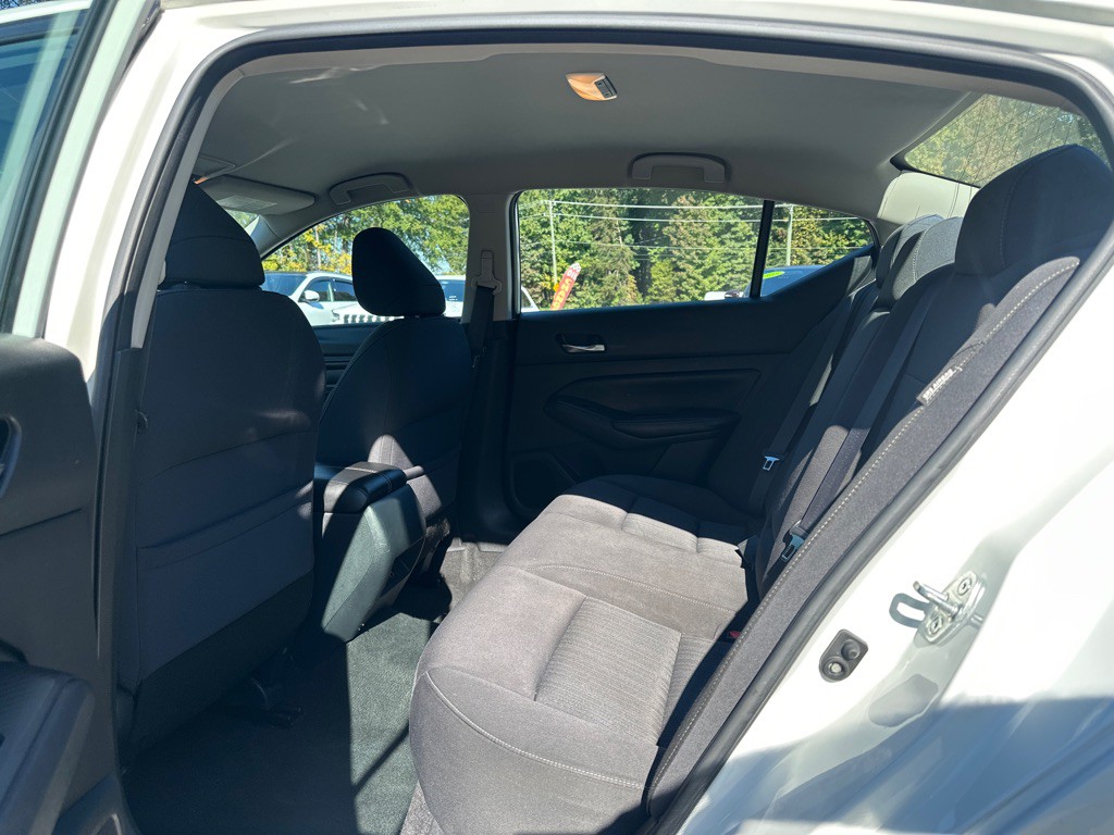 2020 Nissan Altima Image 12