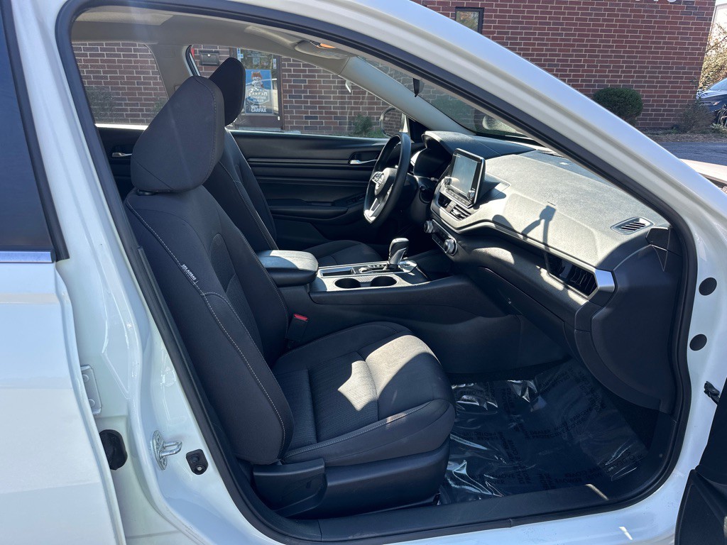 2020 Nissan Altima Image 18