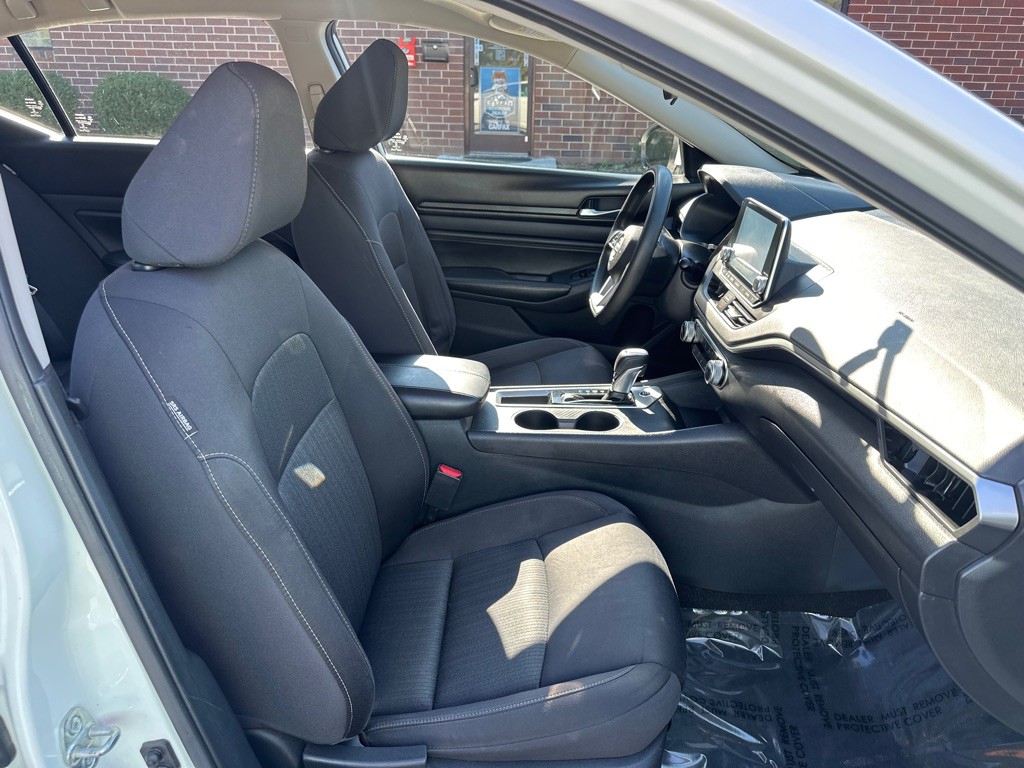 2020 Nissan Altima Image 19