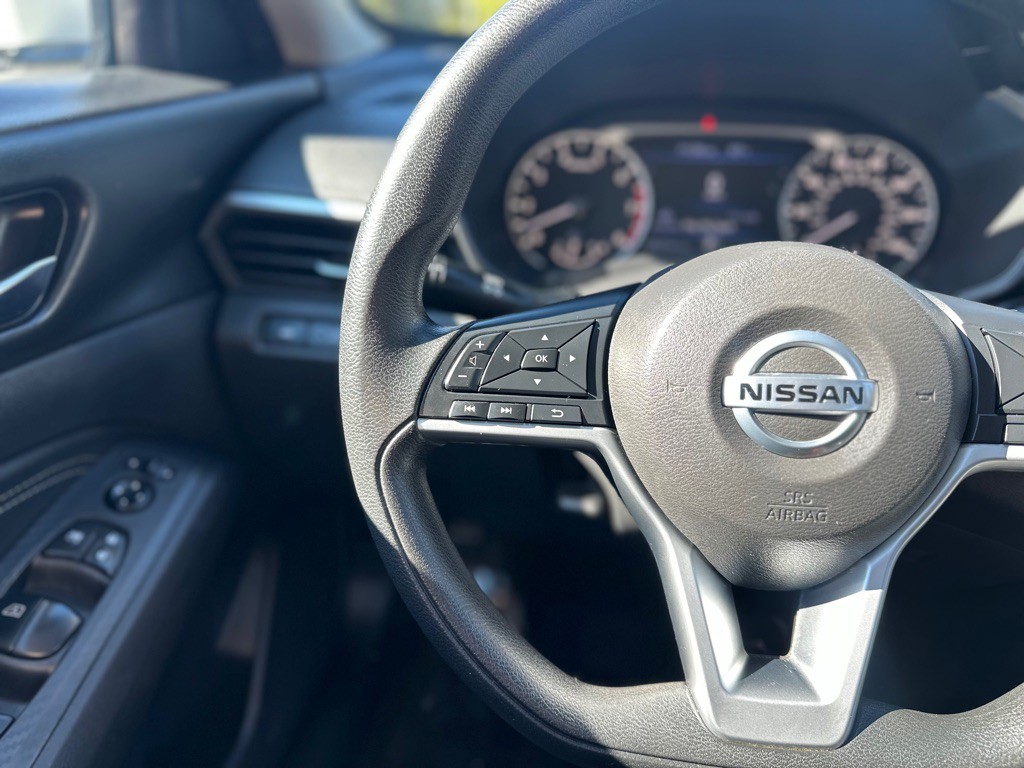 2020 Nissan Altima Image 24