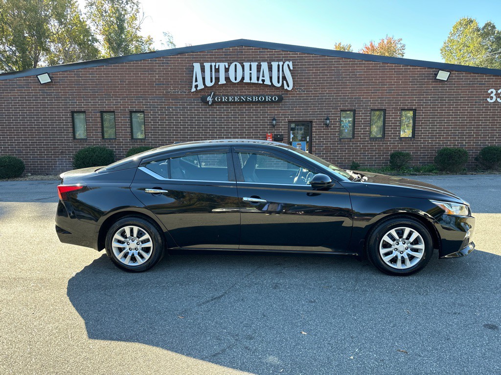 2019 Nissan Altima Image 8