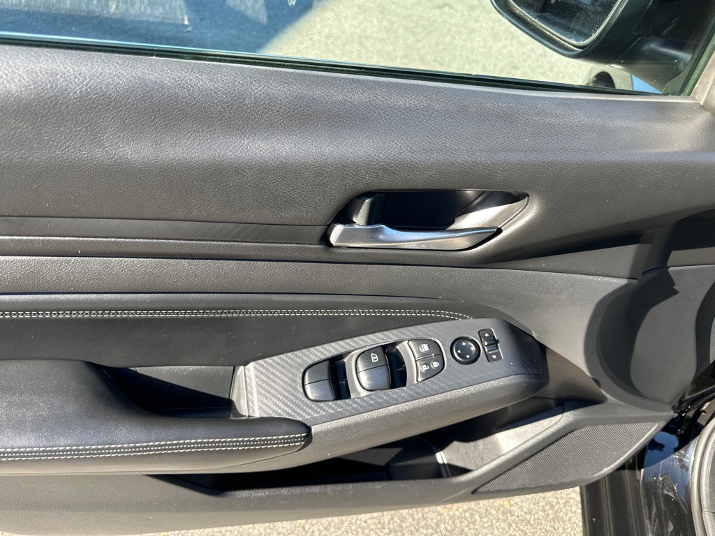 2019 Nissan Altima Image 10