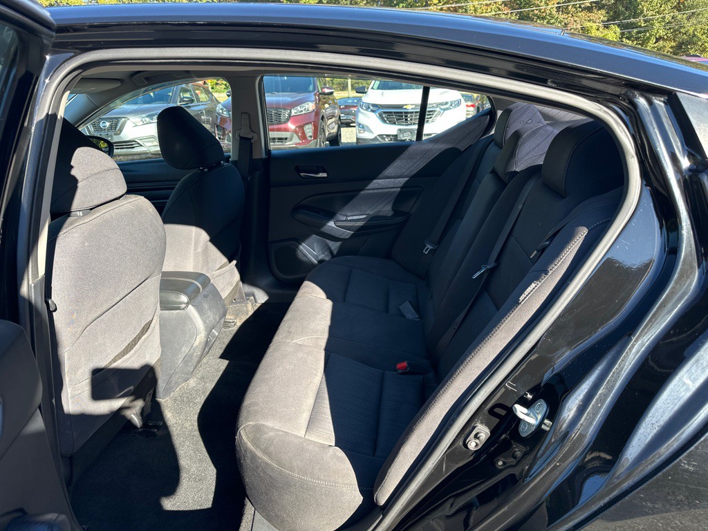 2019 Nissan Altima Image 17
