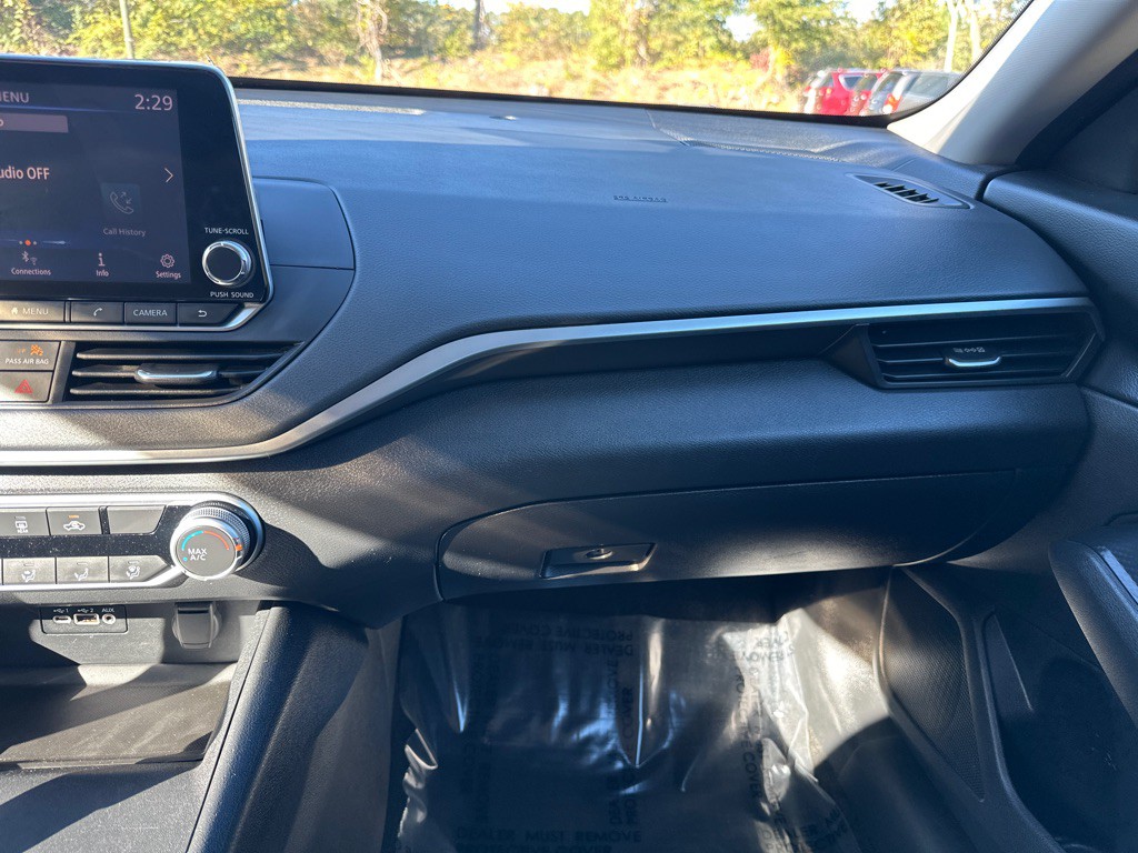 2019 Nissan Altima Image 32