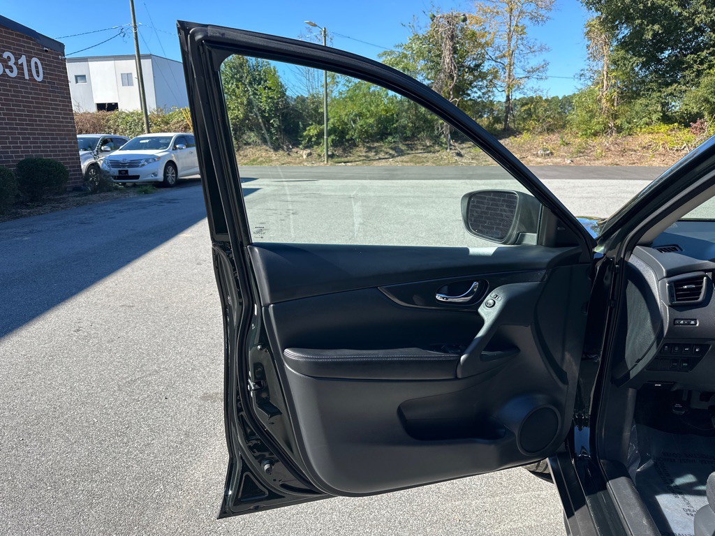 2019 Nissan Rogue Image 9