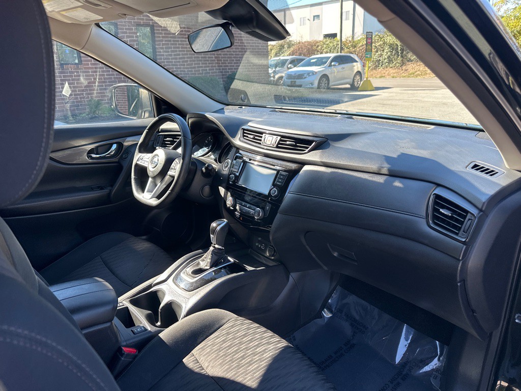 2019 Nissan Rogue Image 28