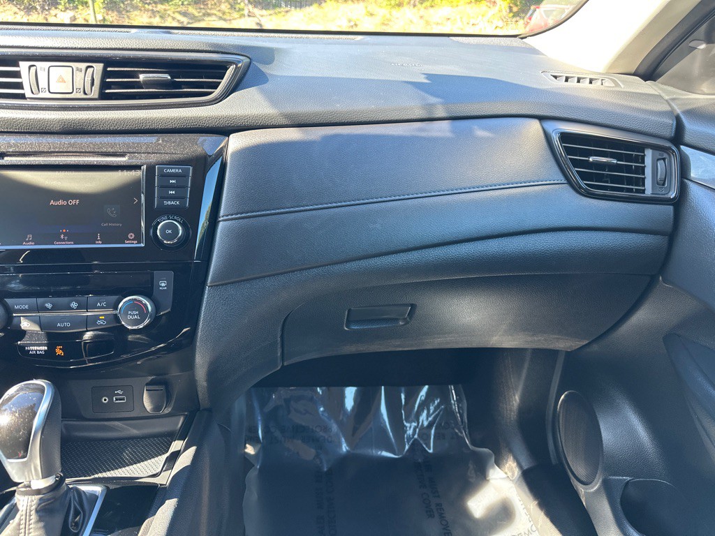 2019 Nissan Rogue Image 32