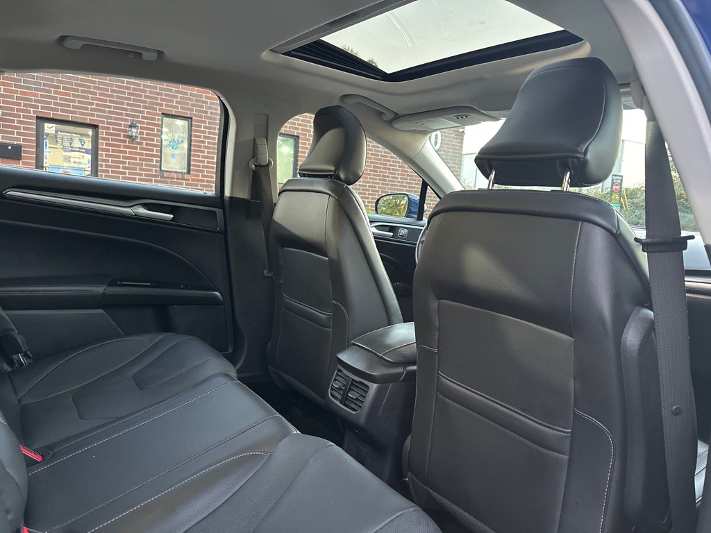 2016 Ford Fusion Image 18