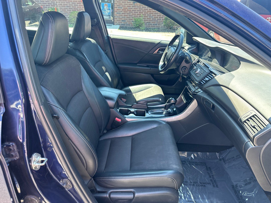 2016 Honda Accord Image 15