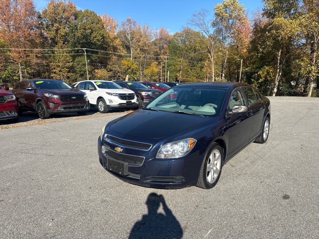 2011 Chevrolet Malibu Image 3