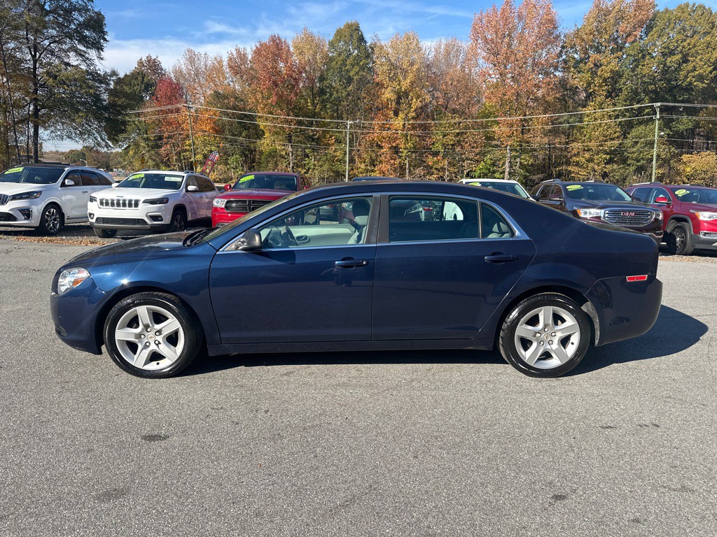2011 Chevrolet Malibu Image 4