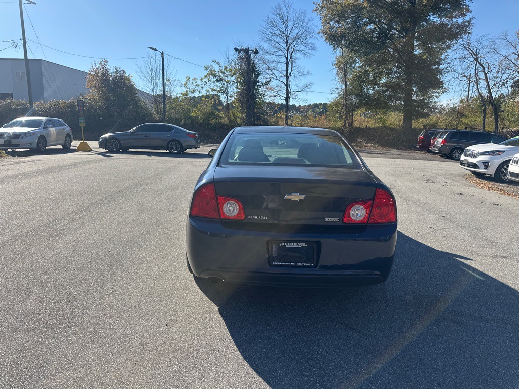 2011 Chevrolet Malibu Image 6