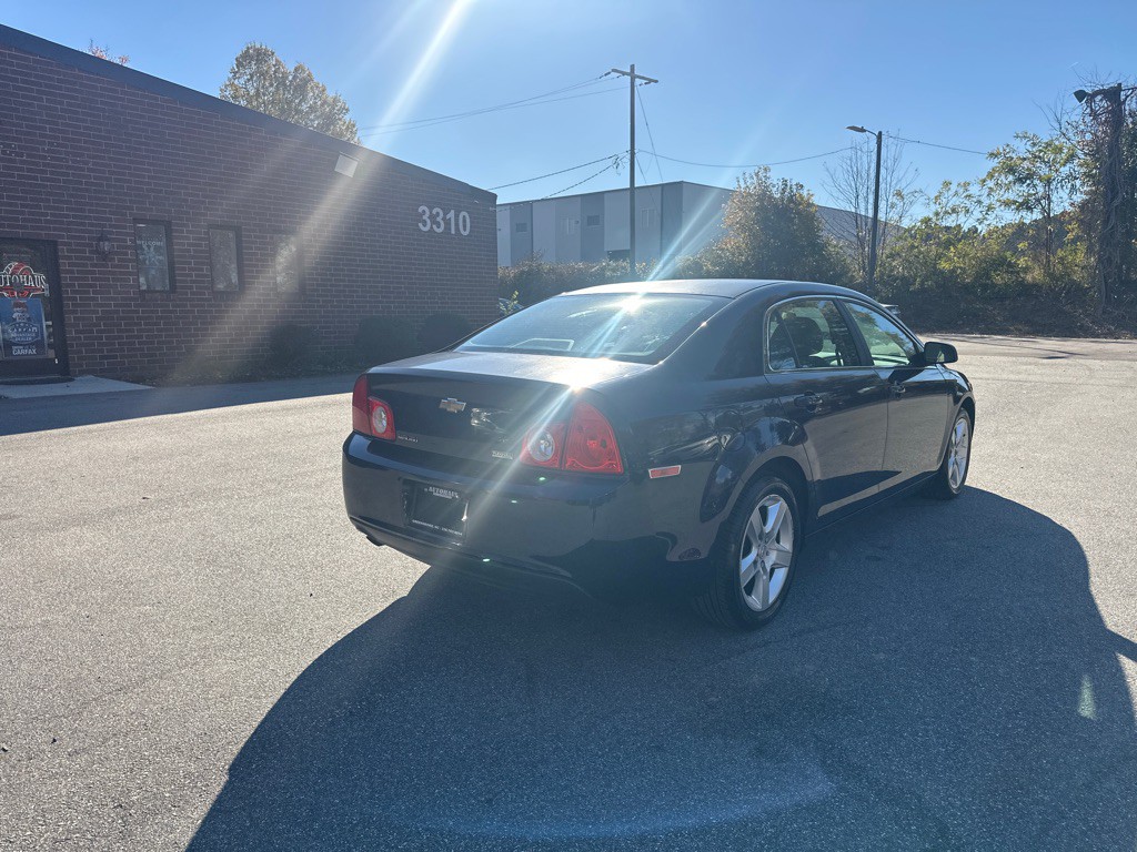 2011 Chevrolet Malibu Image 7